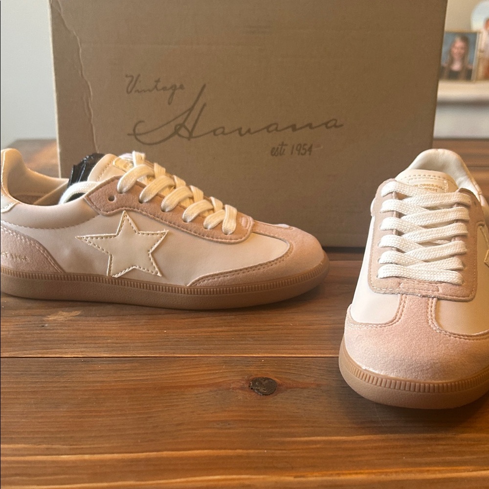 Vintage Havana Tiffany Sneakers in Blush & Cream 5.5 NIB